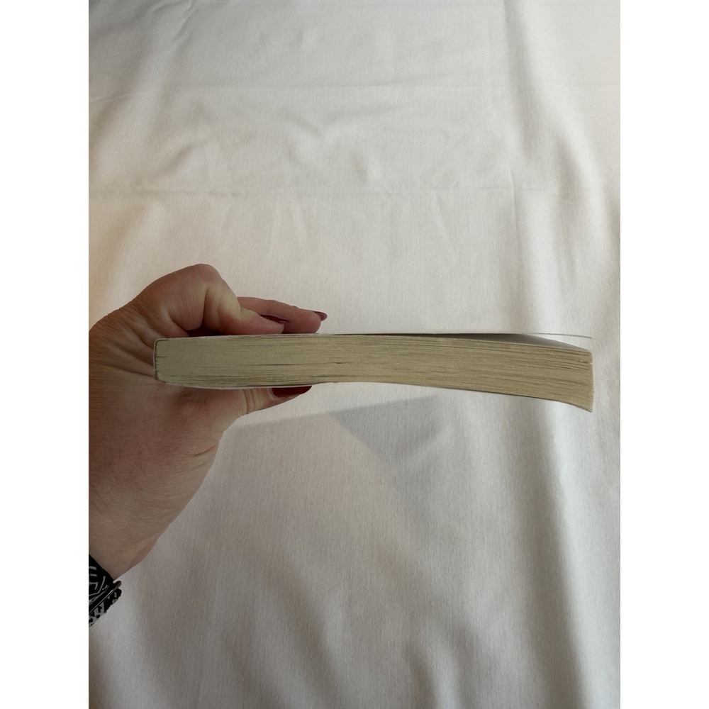Bella's Story: A Dog's Way Home Tale -Paperback New With Some Imperfections - Picture 3 of 4